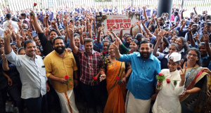 First to reach the theater, the kids are thrilled to watch the movie with MLA