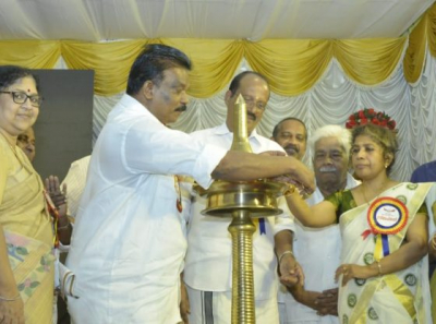 &lsquo;ഖാദി പഴയ ഖാദിയല്ല&rsquo;:&rsquo;ഓണം ഖാദിമേളയ്ക്ക് തുടക്കം