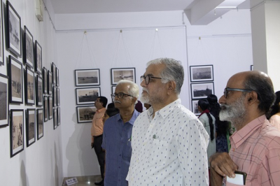 &ldquo;Oasis&rdquo; photo exhibition at Sanskrit University