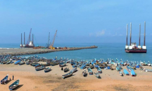 വിഴിഞ്ഞം തുറമുഖ നിർമാണത്തിന് പൊലീസ്&zwnj; സംരക്ഷണം നല്&zwj;കണമെന്ന് ഹൈക്കോടതി