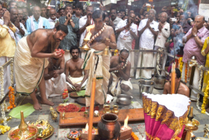 Tens of thousands offered Pongala to Karikakathamma