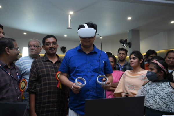 ഇന്ത്യയിലെ ആദ്യത്തെ മെറ്റാവേഴ്‌സ് ക്ലാസ്സ്‌റൂം കോഴിക്കോട്