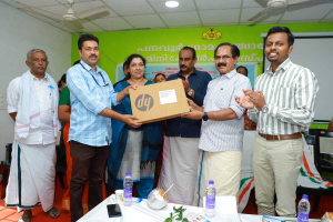 വാമനപുരം മണ്ഡലത്തിലെ ലാപ് ടോപ്പ് വിതരണം