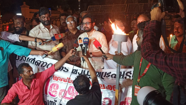 Protest flame of press club against Governor&#039;s anti-democratic action