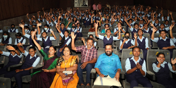 Dr. BR Kadakampally Surendran MLA with the students of Ambedkar Girls Residential School watching the special exhibition &#039;Jayajayajayajayahe&#039;