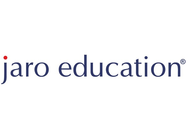 Jarro Education presenting a leadership development program