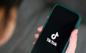 England is about to ban Tik Tok on official phones