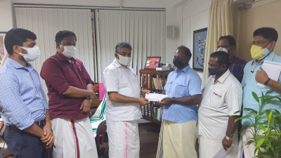 The insurance amount was handed over to the fishermen