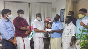 The insurance amount was handed over to the fishermen